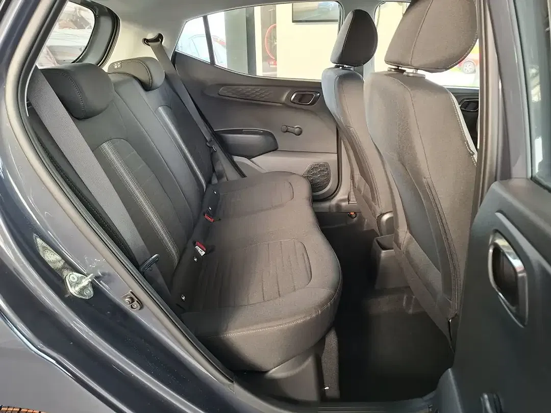 Hyundai i10 - Thumbnail 12