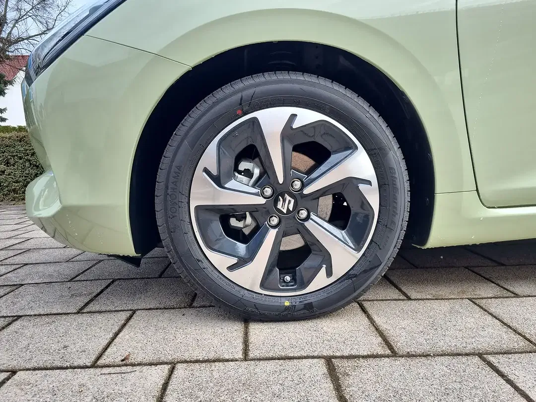 Suzuki Swift - Thumbnail 10