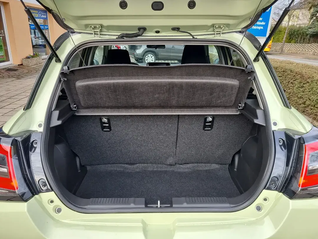 Suzuki Swift - Thumbnail 11
