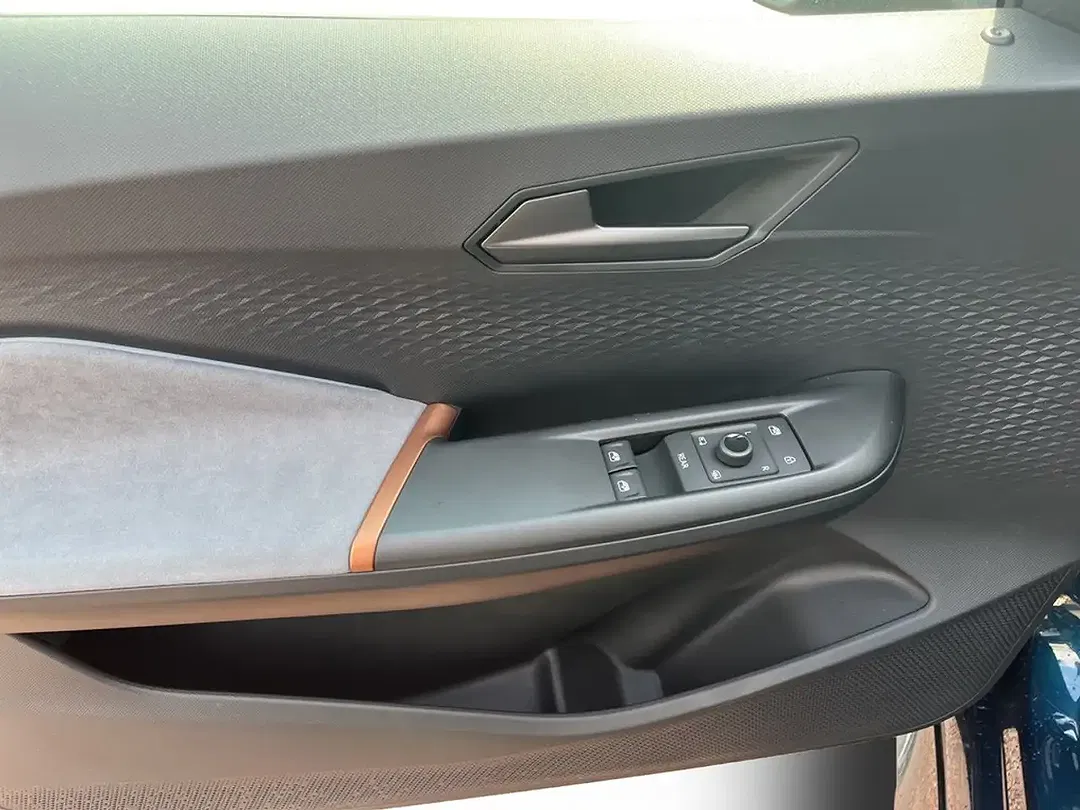CUPRA Born - Thumbnail 13