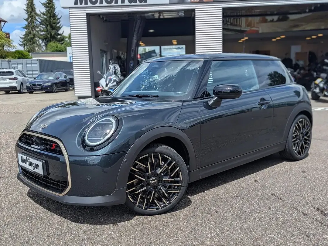 MINI Cooper S - Thumbnail 1