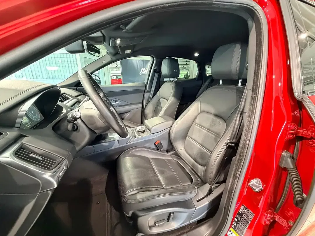Jaguar E-Pace - Thumbnail 11