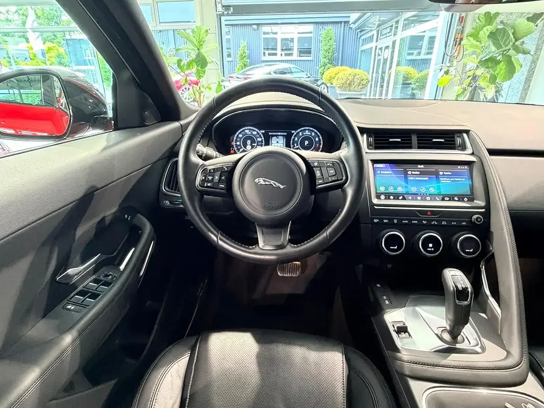 Jaguar E-Pace - Thumbnail 9