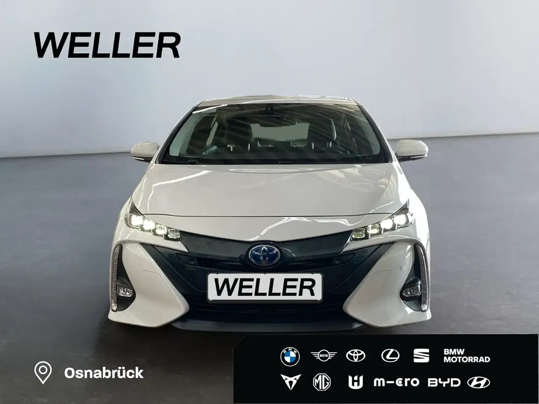 Toyota Prius - Thumbnail 2