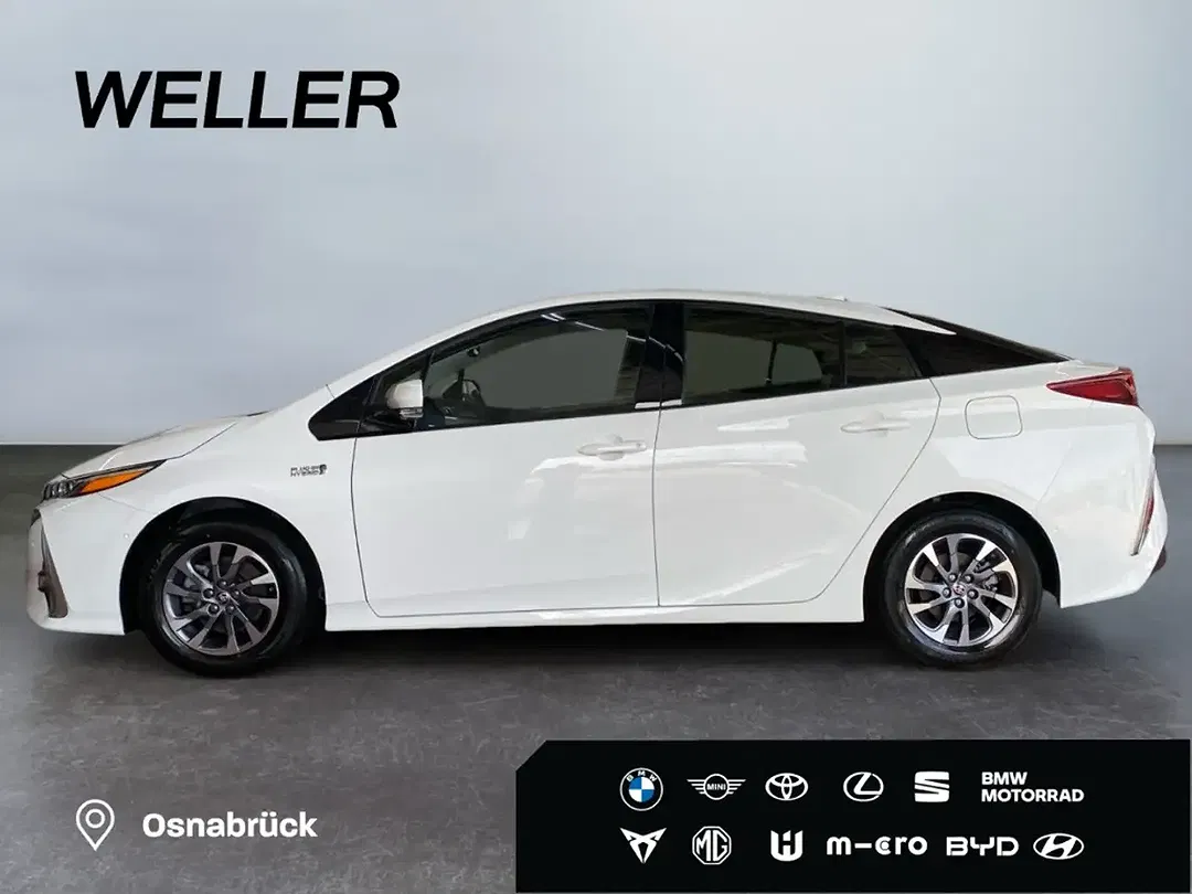 Toyota Prius - Thumbnail 4