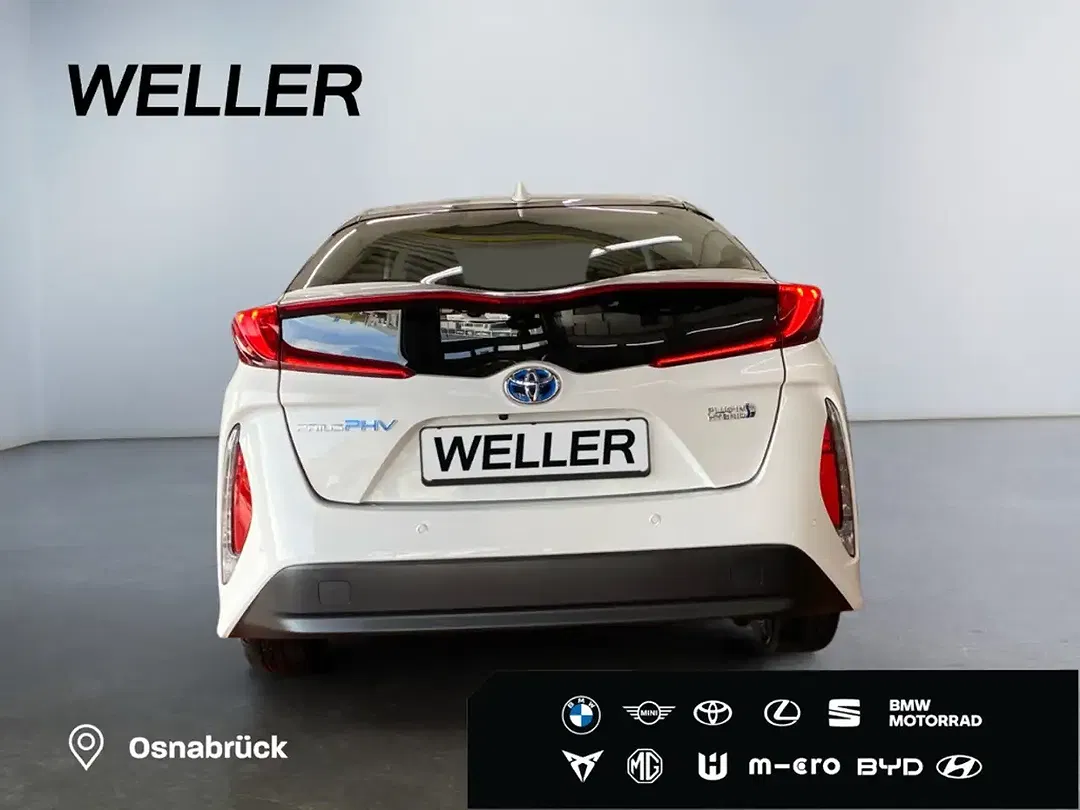 Toyota Prius - Thumbnail 5