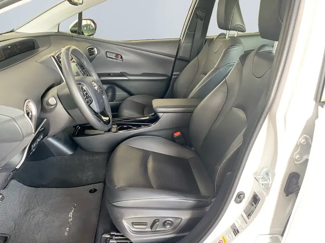 Toyota Prius - Thumbnail 7