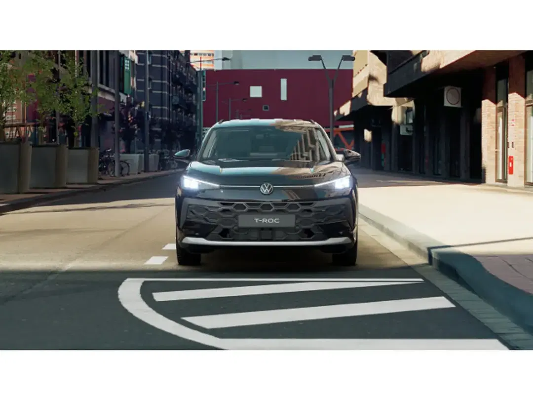 Volkswagen T-Roc - Thumbnail 3