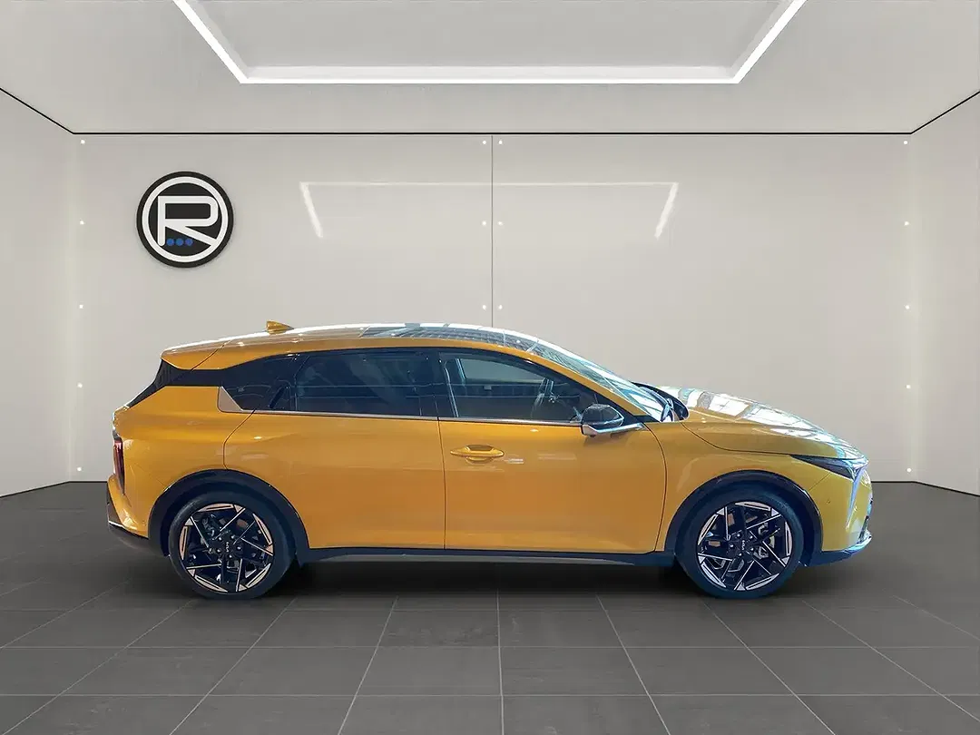 Kia K4 - Thumbnail 4