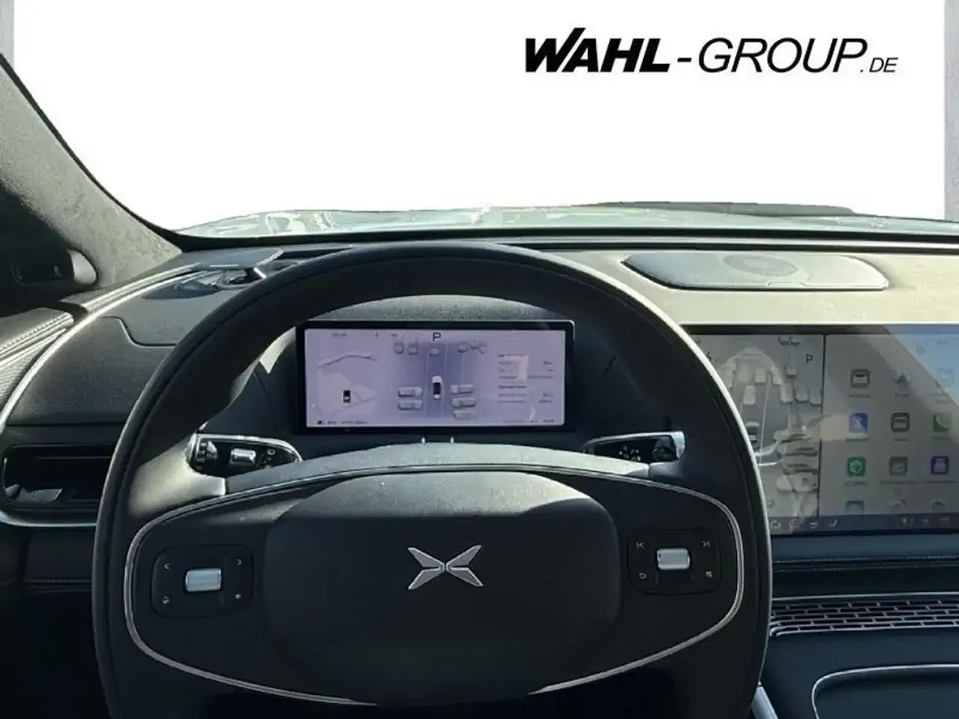 Xpeng G9 - Thumbnail 3