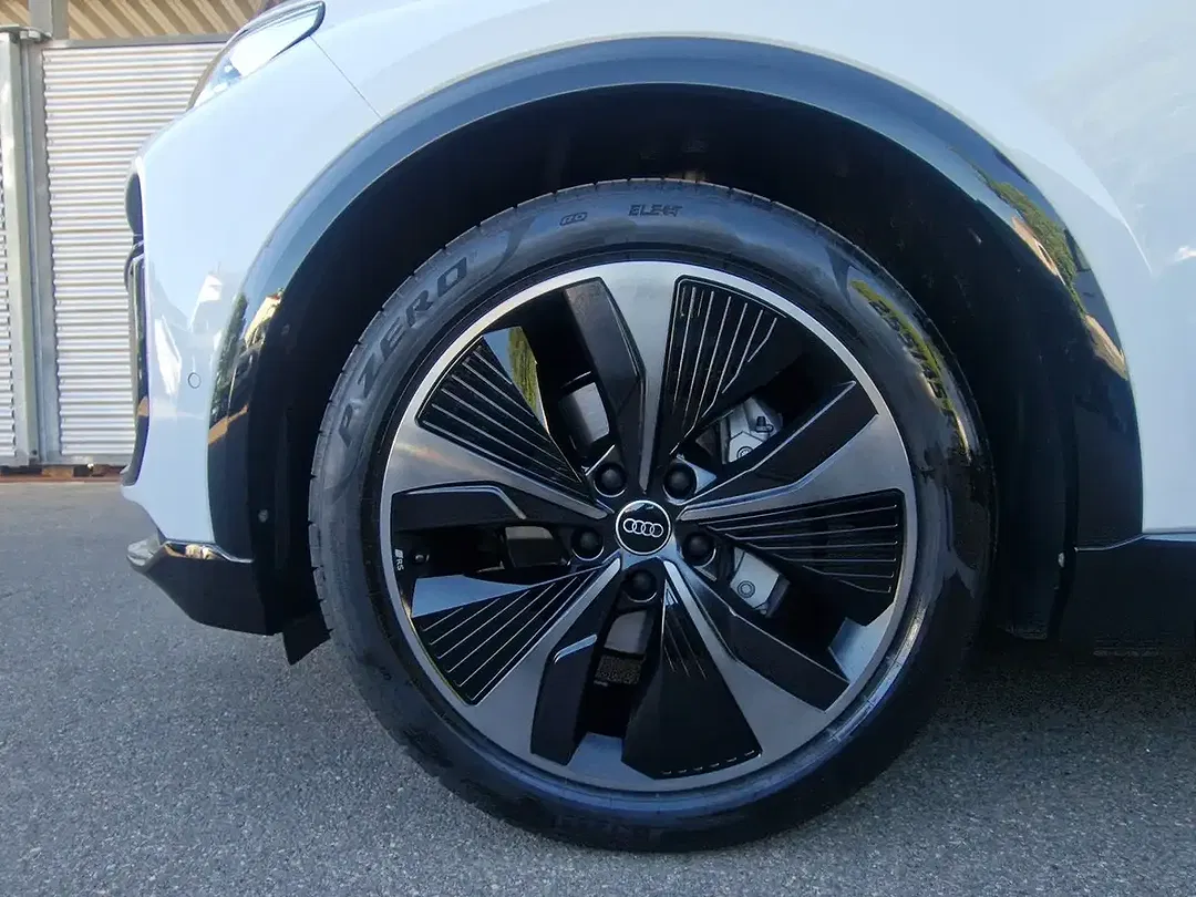 Audi Q6 e-tron - Thumbnail 12