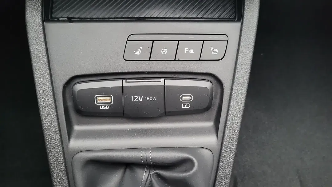 Kia Stonic - Thumbnail 11