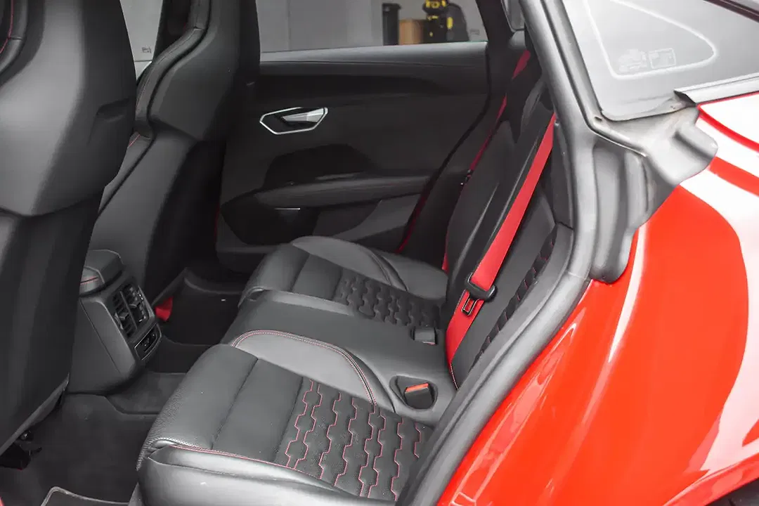 Audi RS e-tron GT - Thumbnail 17