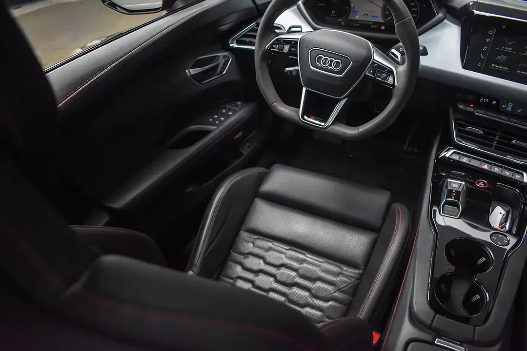 Audi RS e-tron GT - Thumbnail 24