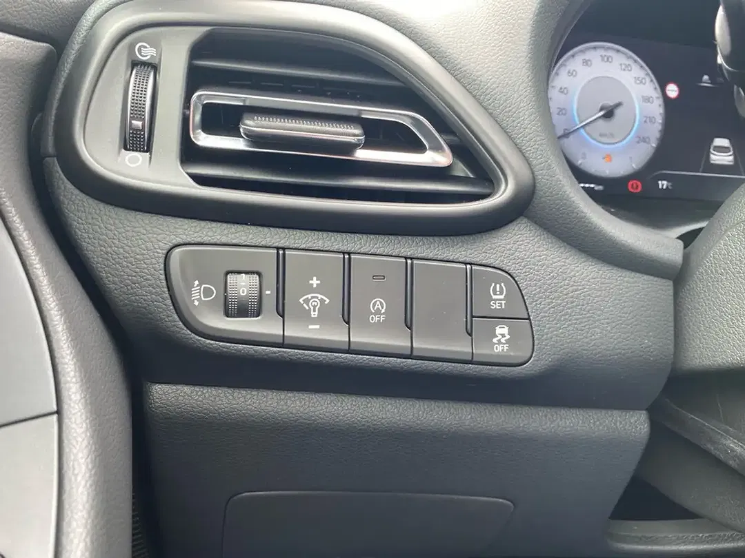 Hyundai i30 - Thumbnail 27