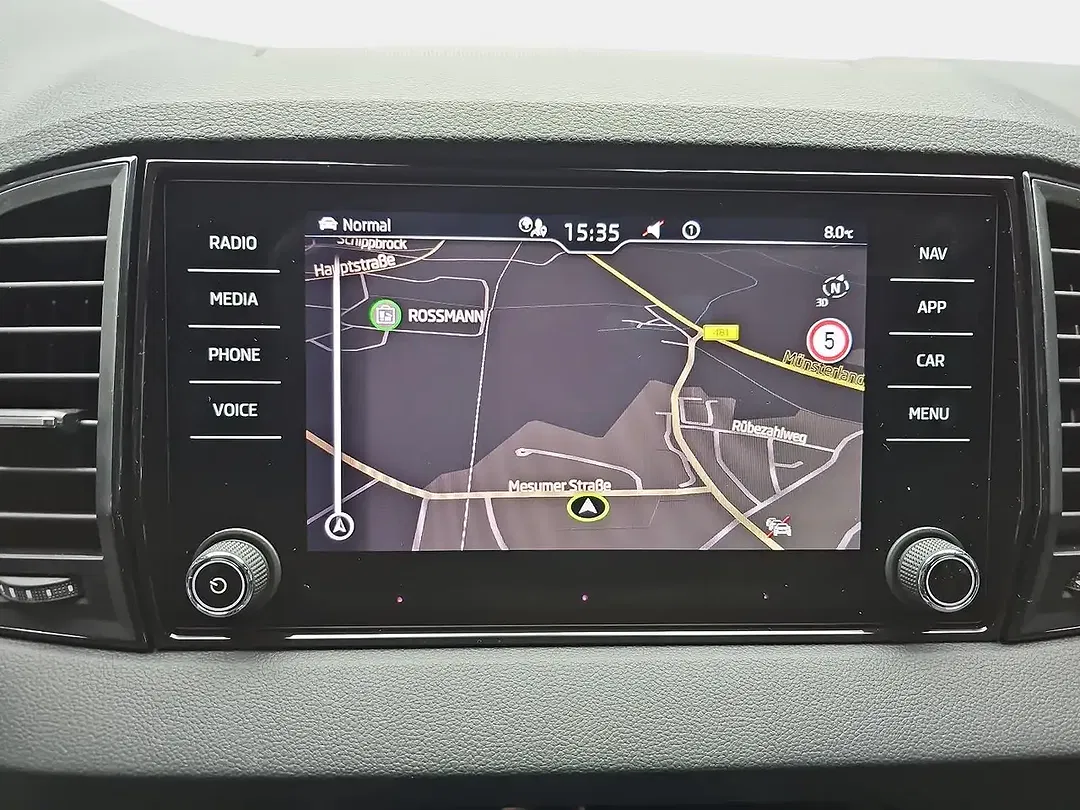 Skoda Karoq - Thumbnail 9