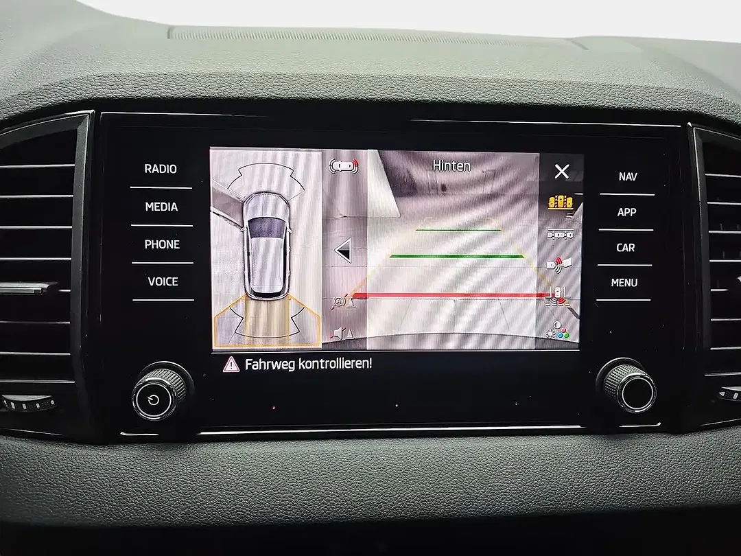 Skoda Karoq - Thumbnail 10