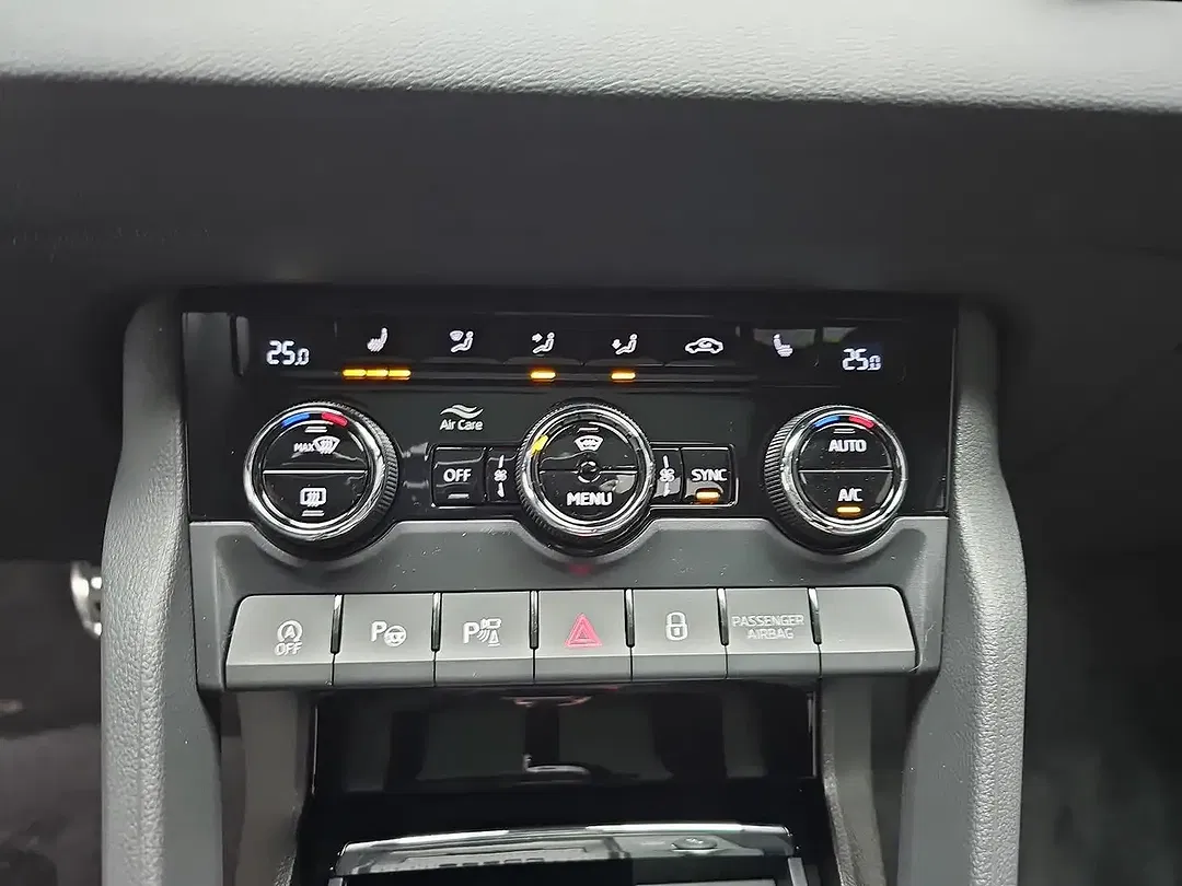 Skoda Karoq - Thumbnail 11