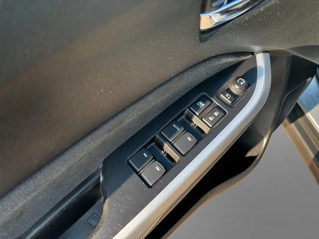 Suzuki Vitara - Thumbnail 5