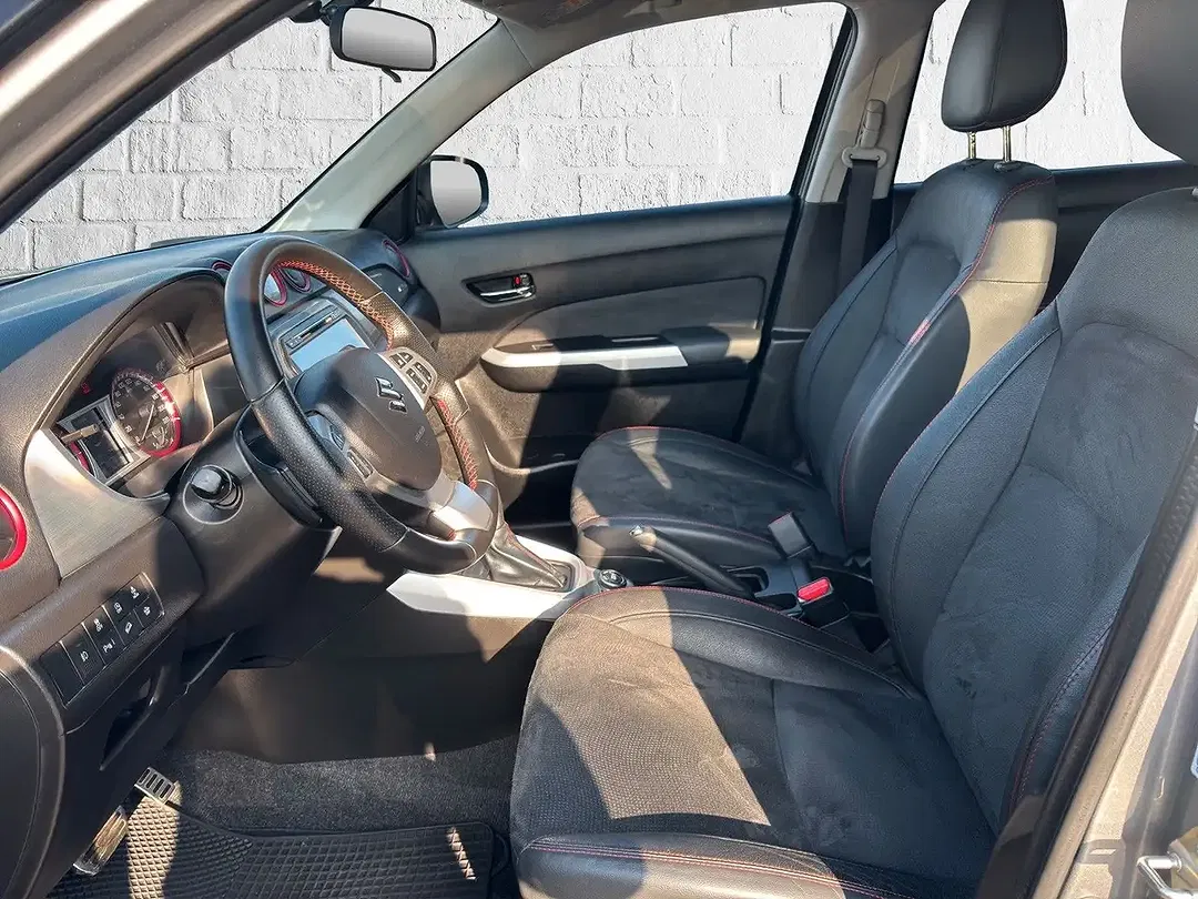 Suzuki Vitara - Thumbnail 6