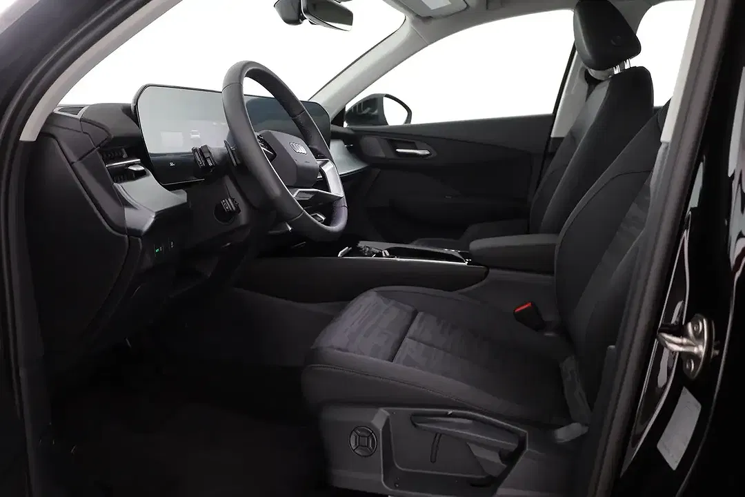 Audi Q3 - Thumbnail 23
