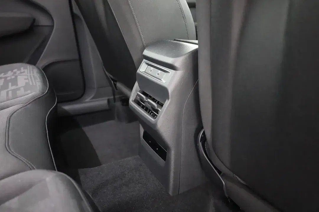 Audi Q3 - Thumbnail 29