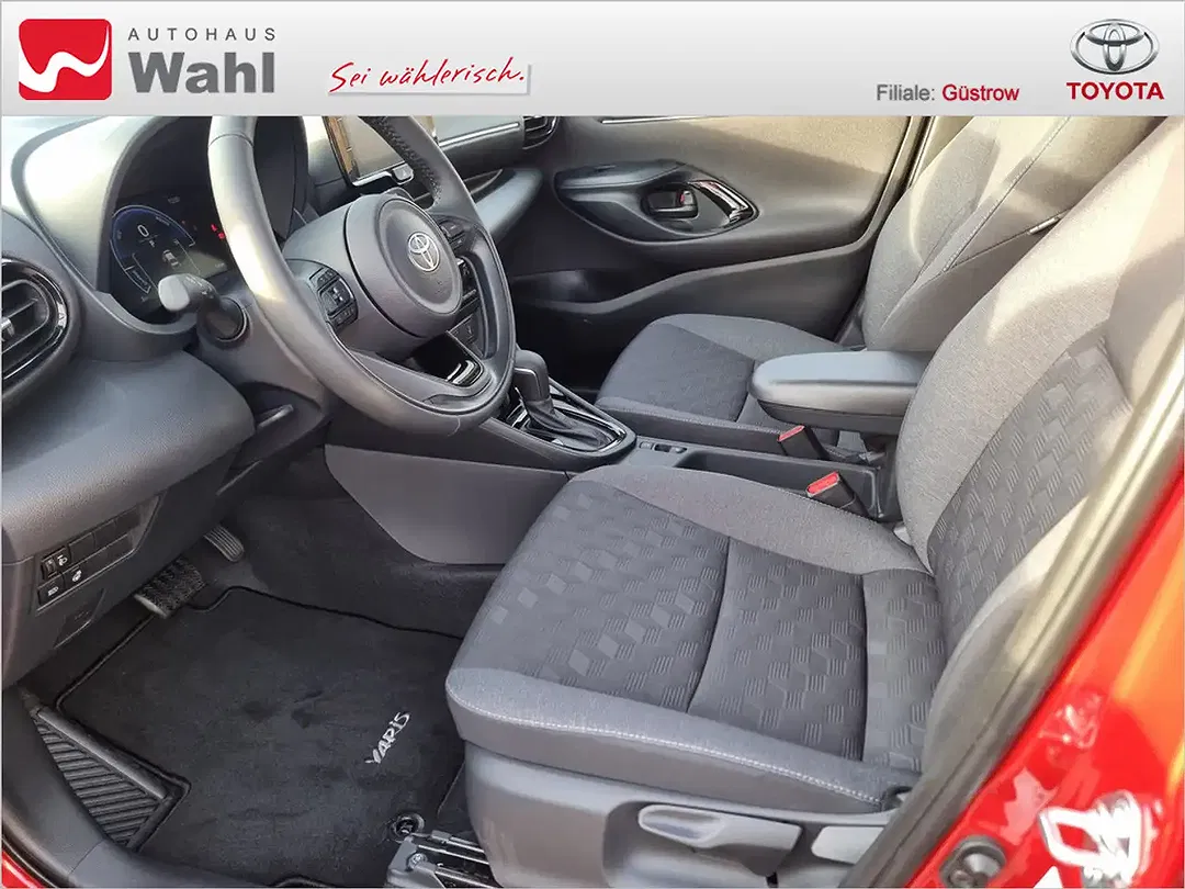 Toyota Yaris - Thumbnail 13