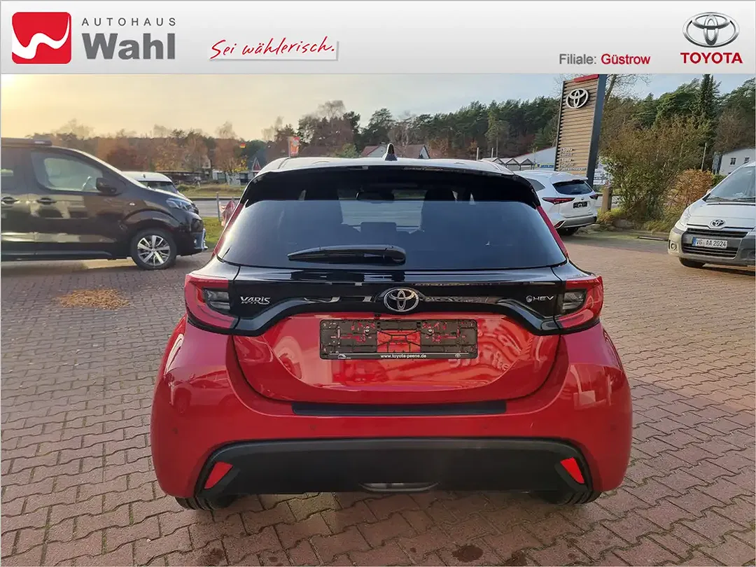 Toyota Yaris - Thumbnail 4
