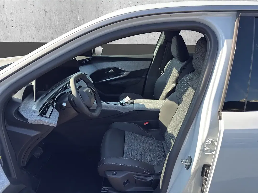Peugeot 3008 - Thumbnail 9
