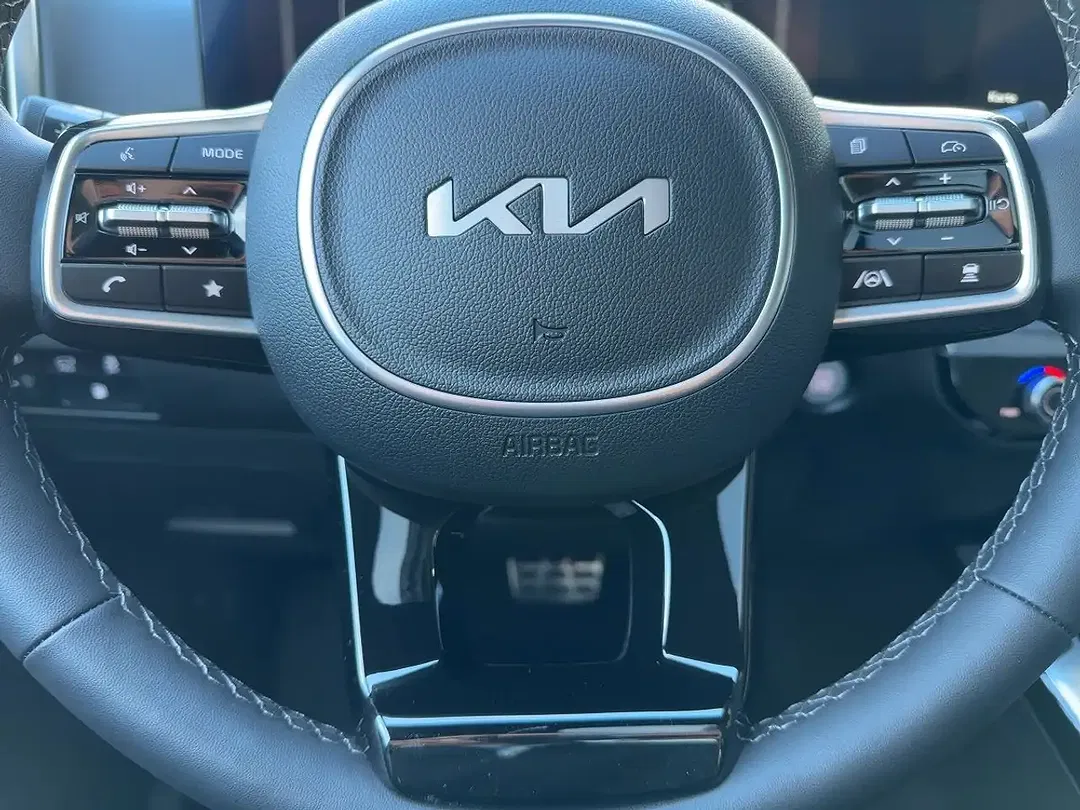 Kia Sorento - Thumbnail 10