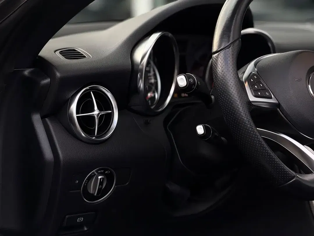 Mercedes-Benz SLC 200 - Thumbnail 13