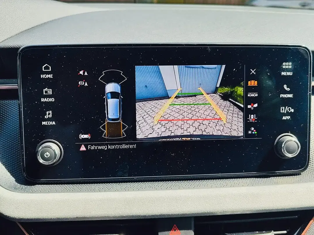Skoda Kamiq - Thumbnail 25