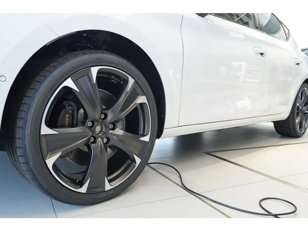 CUPRA Leon - Thumbnail 3