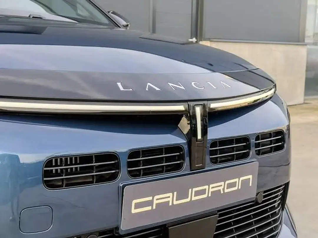 Lancia Ypsilon - Thumbnail 3