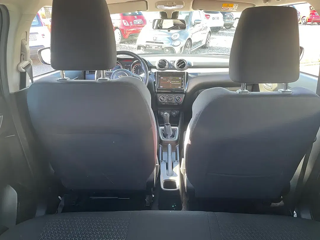 Suzuki Swift - Thumbnail 11
