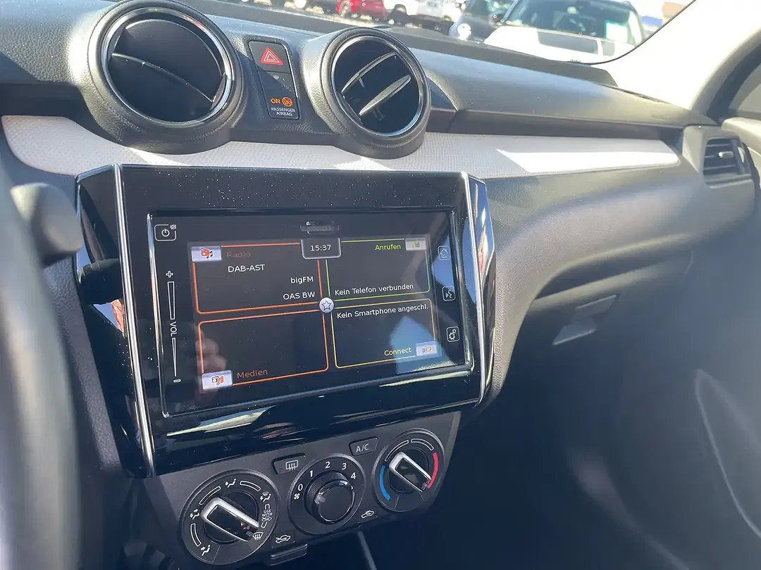 Suzuki Swift - Thumbnail 14