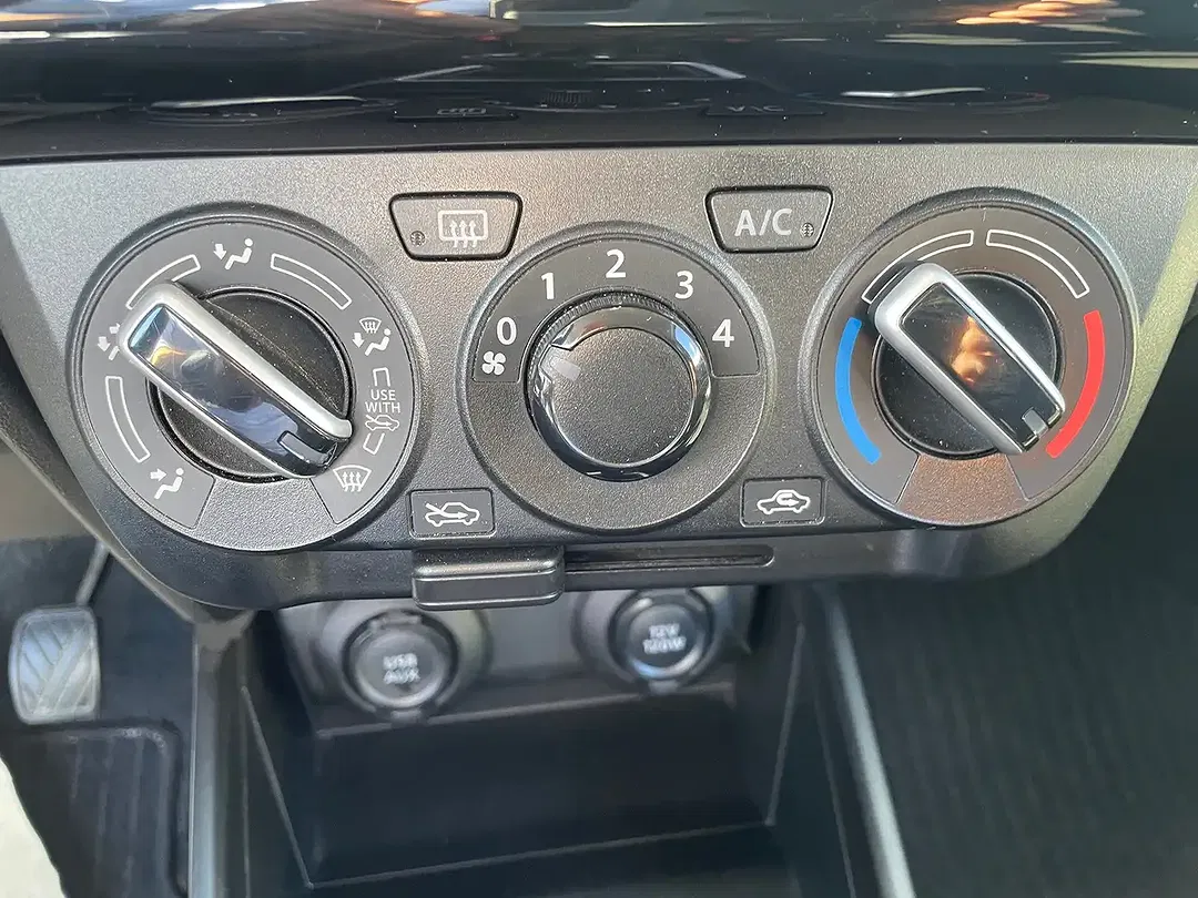 Suzuki Swift - Thumbnail 15