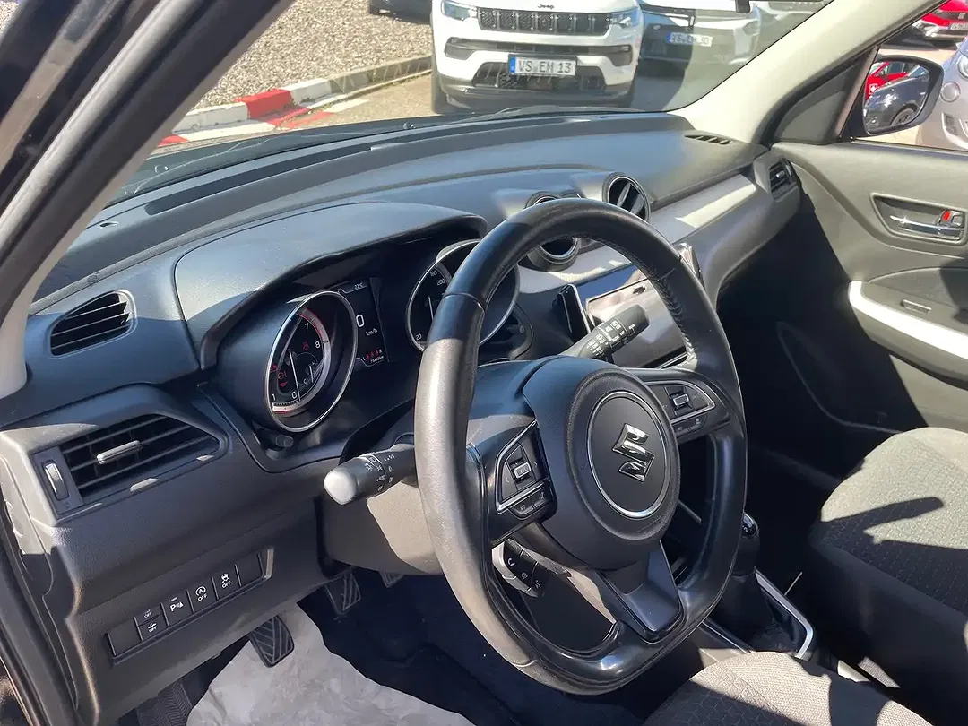 Suzuki Swift - Thumbnail 8