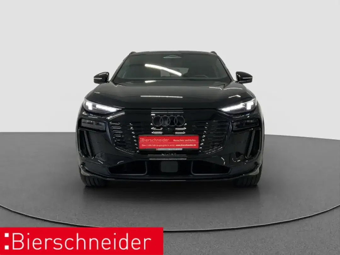 Audi Q6 e-tron - Thumbnail 1