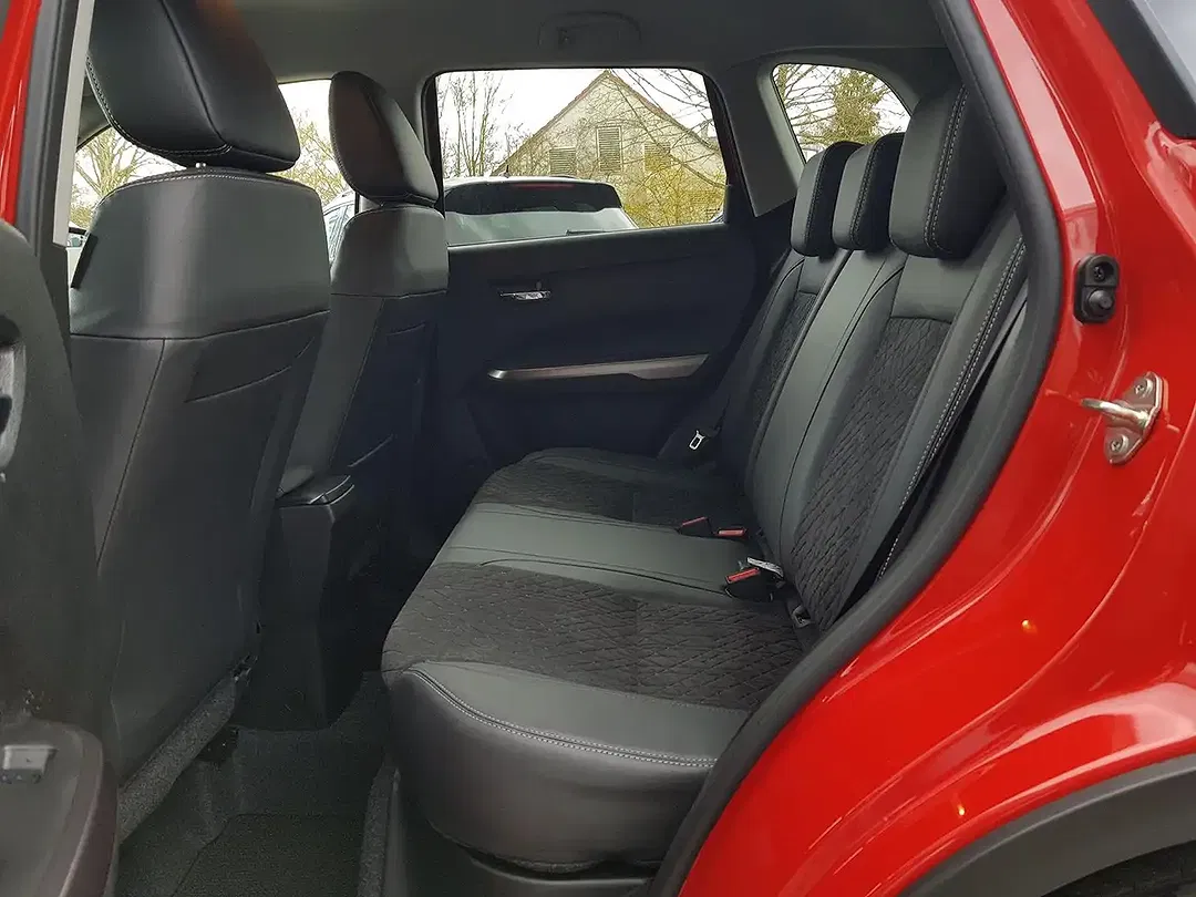 Suzuki Vitara - Thumbnail 11