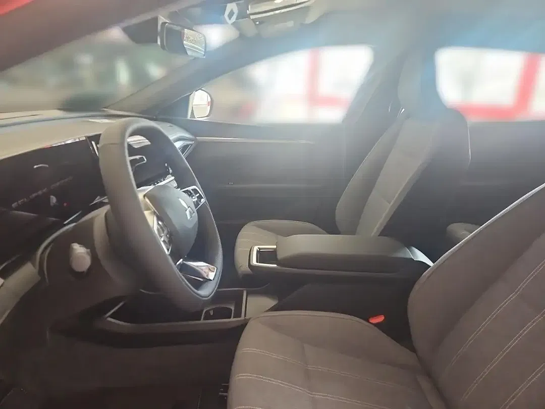 Mitsubishi Eclipse Cross - Thumbnail 7