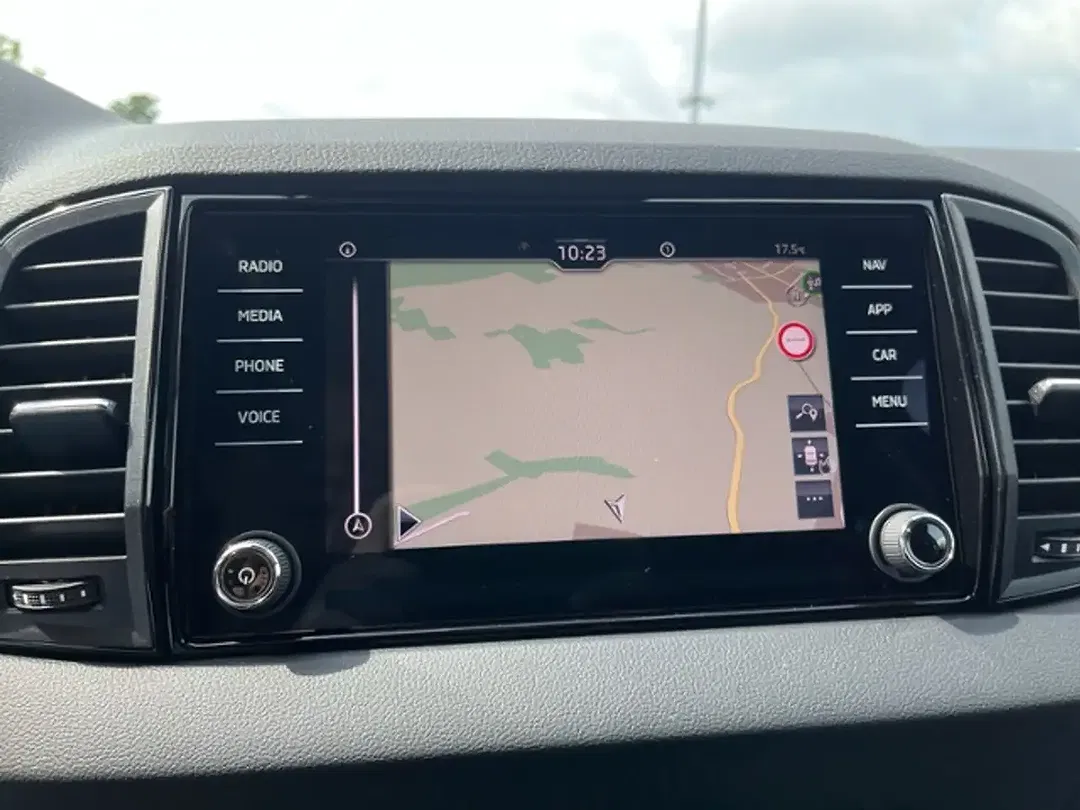 Skoda Karoq - Thumbnail 14