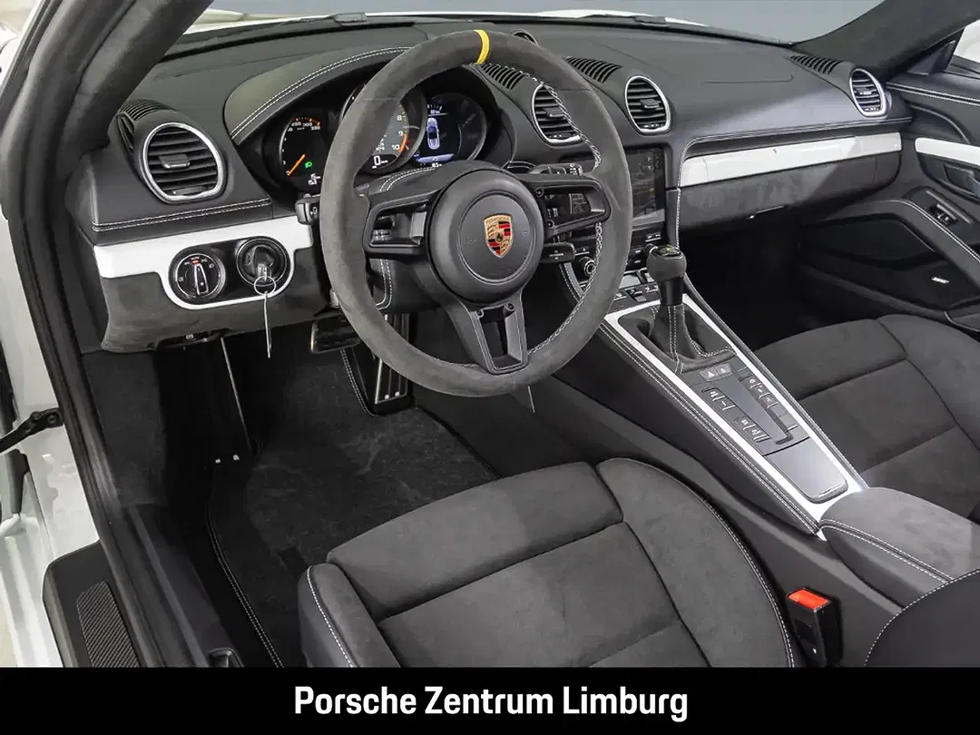 Porsche 718 Spyder - Thumbnail 11