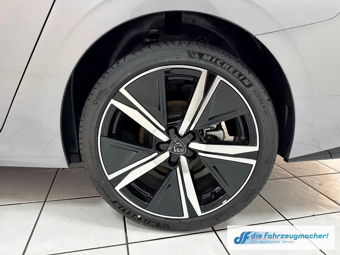 Peugeot 308 - Thumbnail 11