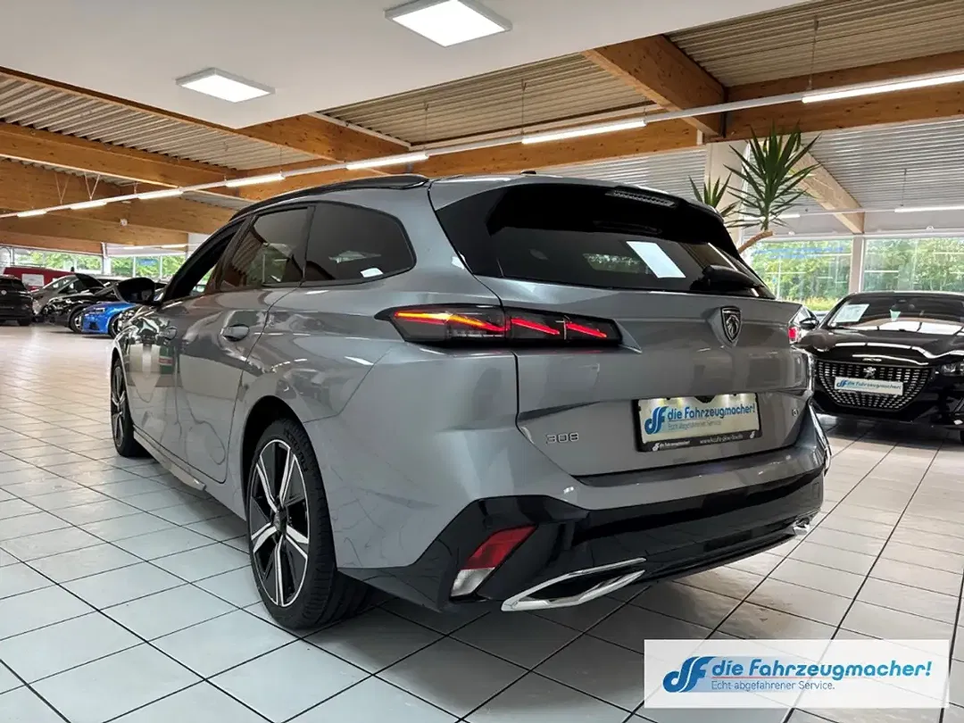 Peugeot 308 - Thumbnail 3
