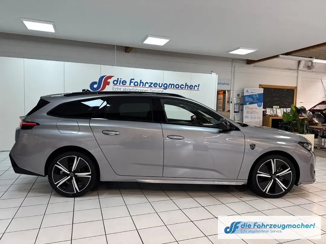 Peugeot 308 - Thumbnail 6