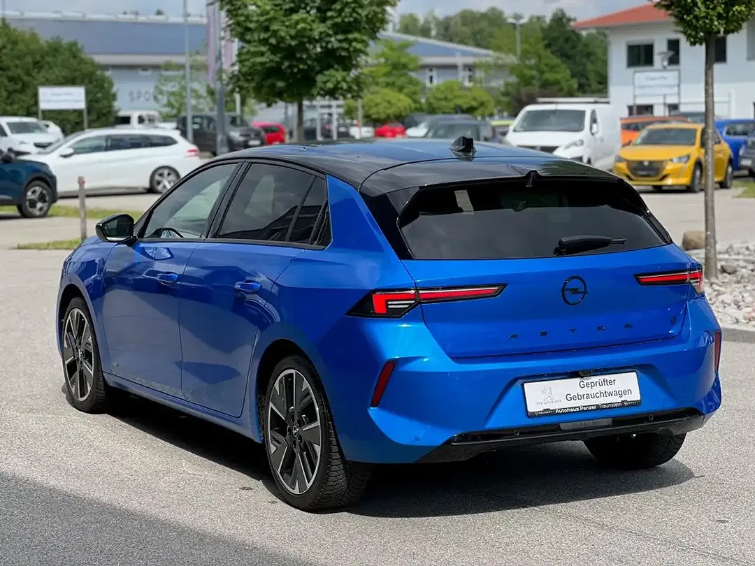 Opel Astra - Thumbnail 5