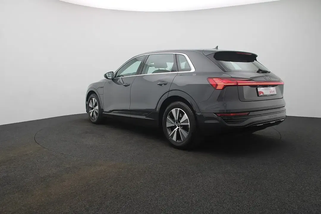 Audi Q8 e-tron - Thumbnail 3