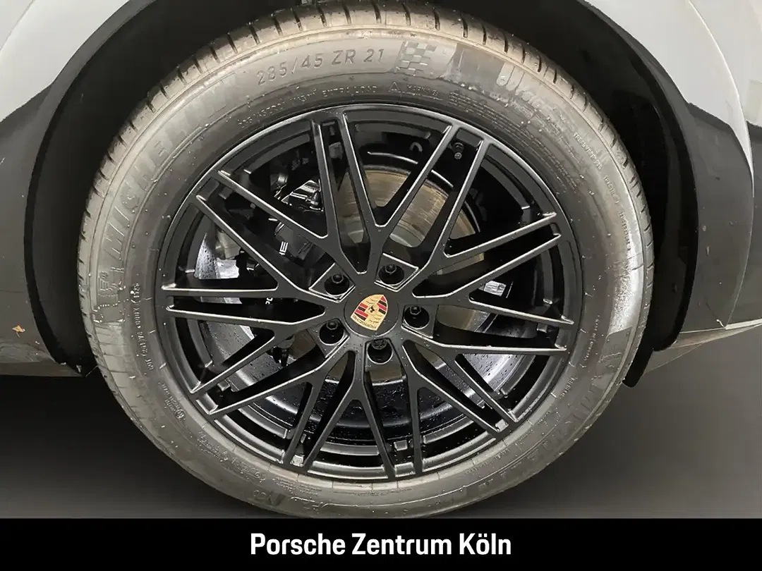Porsche Cayenne - Thumbnail 9