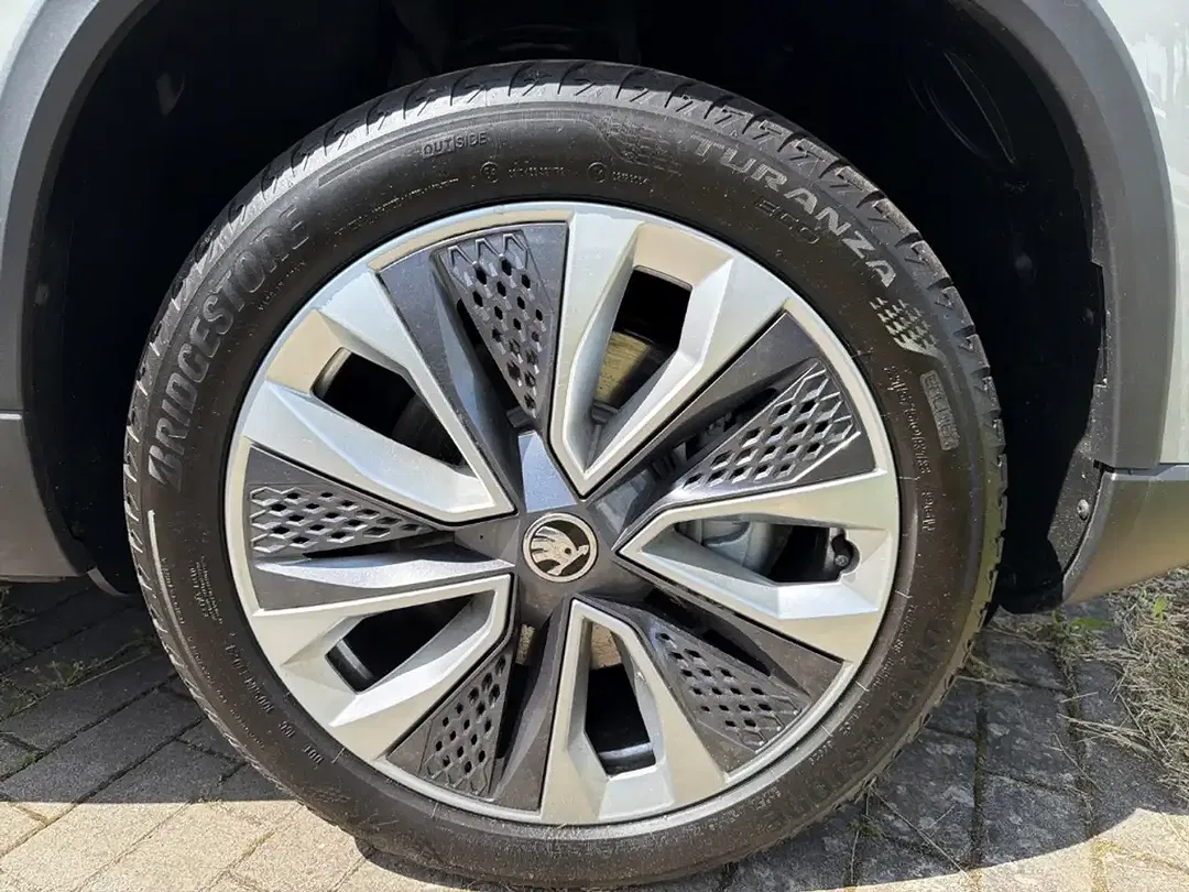 Skoda Karoq - Thumbnail 5